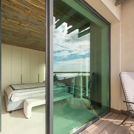 Apartment Bamboo Garden Dreaming *